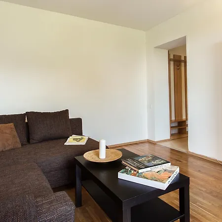 Cosy & Spacious In Artistic District *