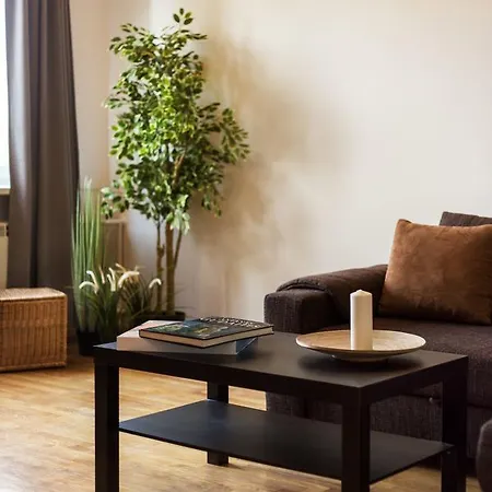 Cosy & Spacious In Artistic District *