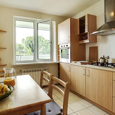 Cosy & Spacious In Artistic District Διαμέρισμα
